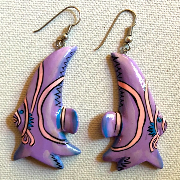 Funky fish lightweight dangle earrings purple - Picture 1 of 7